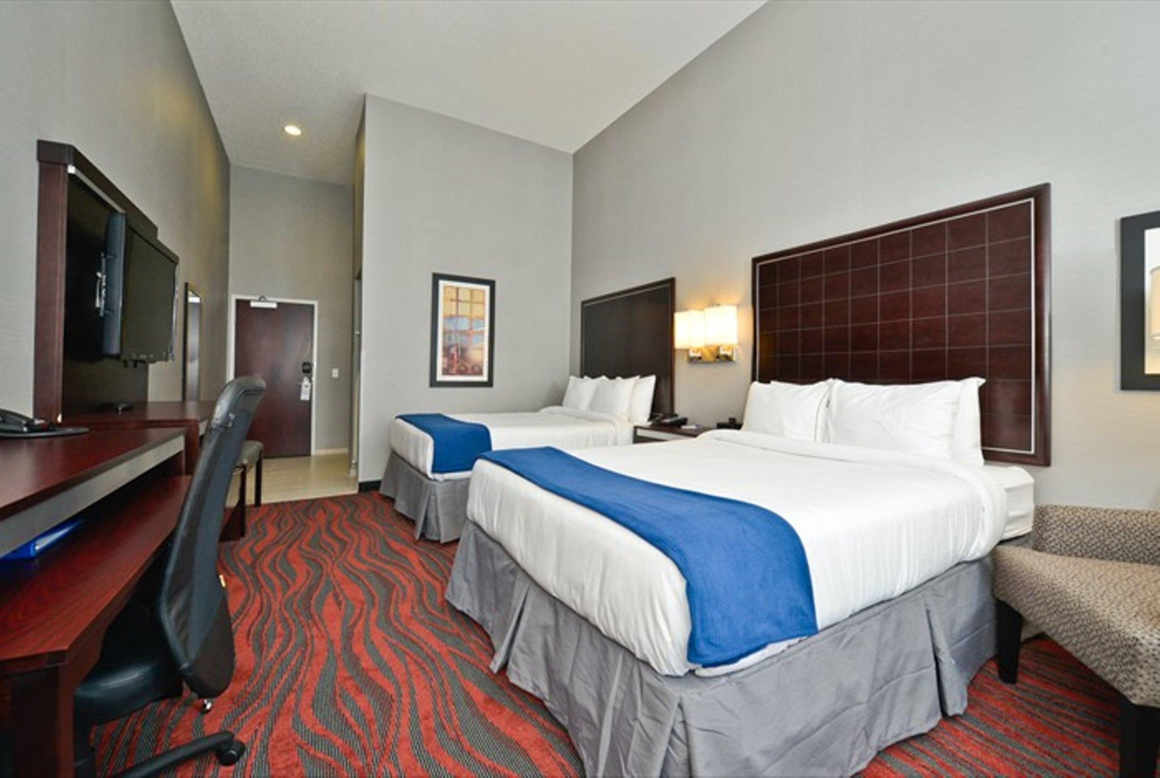 Holiday Inn Express & Suites Utica By Ihg Habitación foto